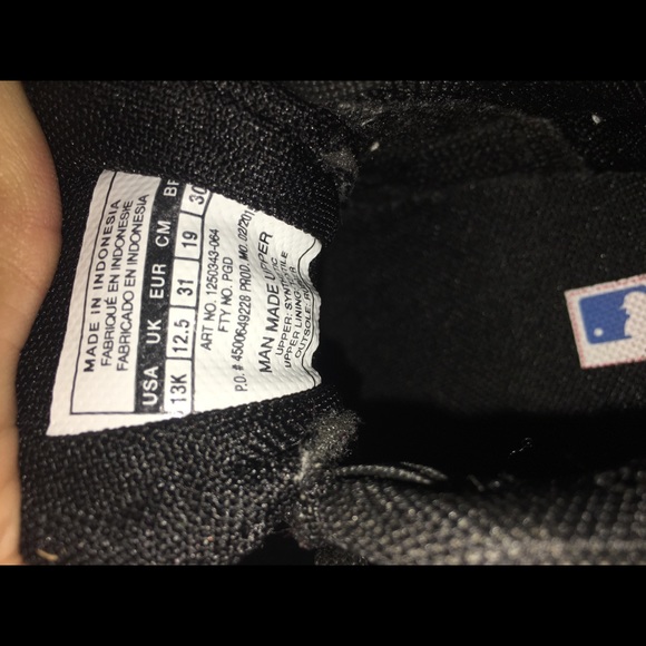 Underarmour cleats - Picture 3 of 3